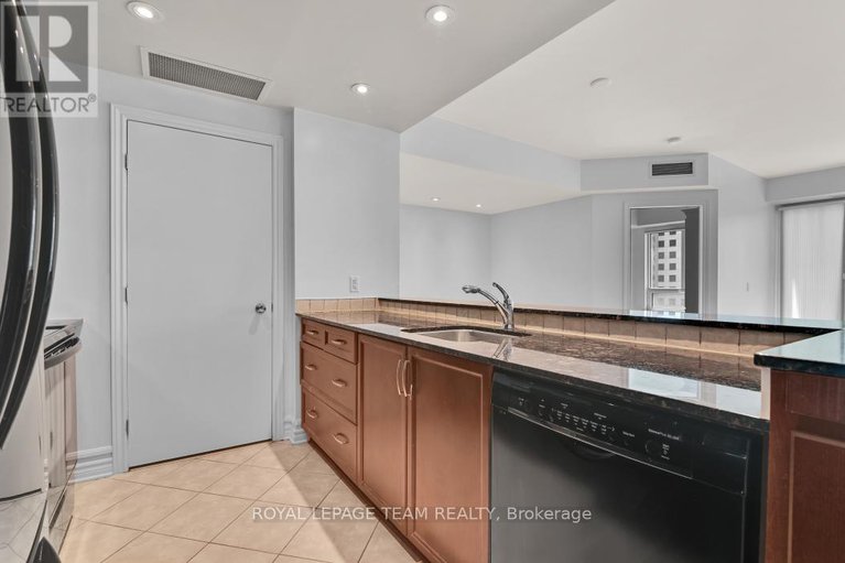 28538344/1306-200-rideau-street/sandy-hill/ottawa/ontario/K1N5Y1_6