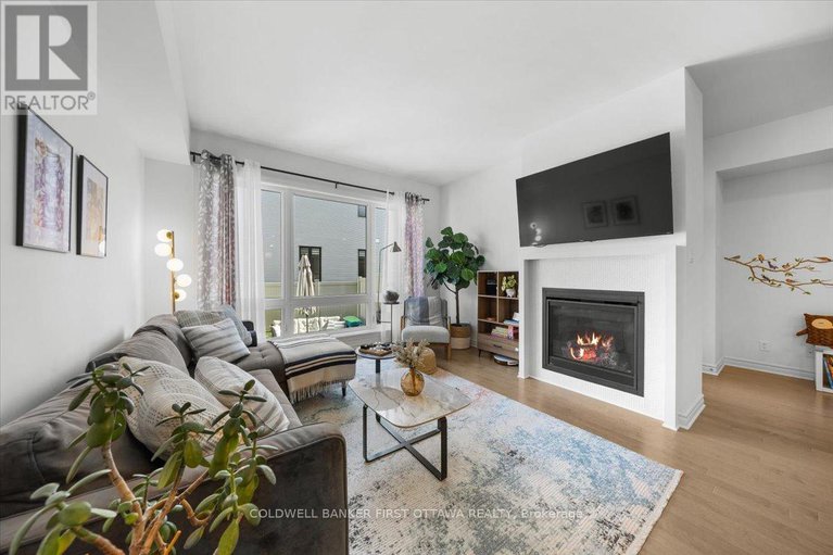 28984522/54-bergschrund-walk/mer-bleuebradley-estatesanderson-park/ottawa/ontario/K1W0P9_14