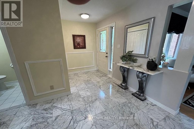28486818/32-cellini-court-w/hunt-club-park/ottawa/ontario/K1G5K3_5