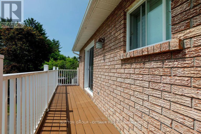 28548965/223-des-outaouais-street/town-of-rockland/clarence-rockland/ontario/K4K1G2_27
