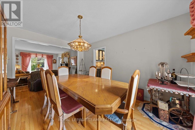 28487091/17-stonehedge-parkway/bayshore/ottawa/ontario/K2H8Z3_11