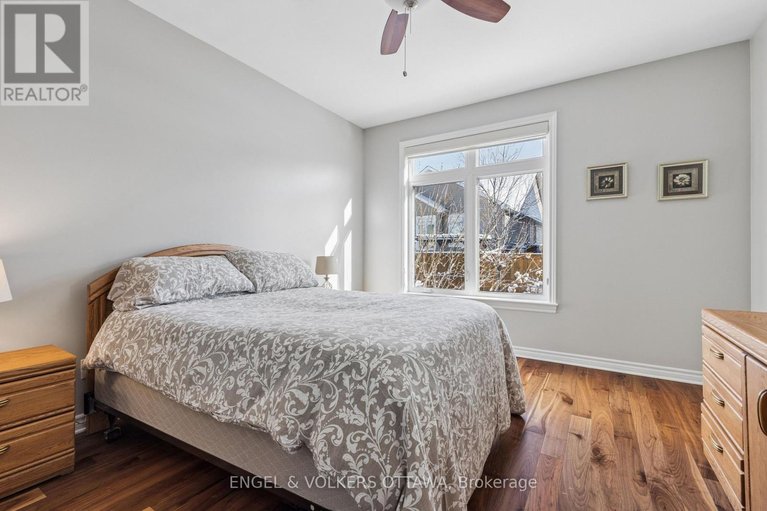29492071/865-tewin-circle/camelot/ottawa/ontario/K4A1K1_18