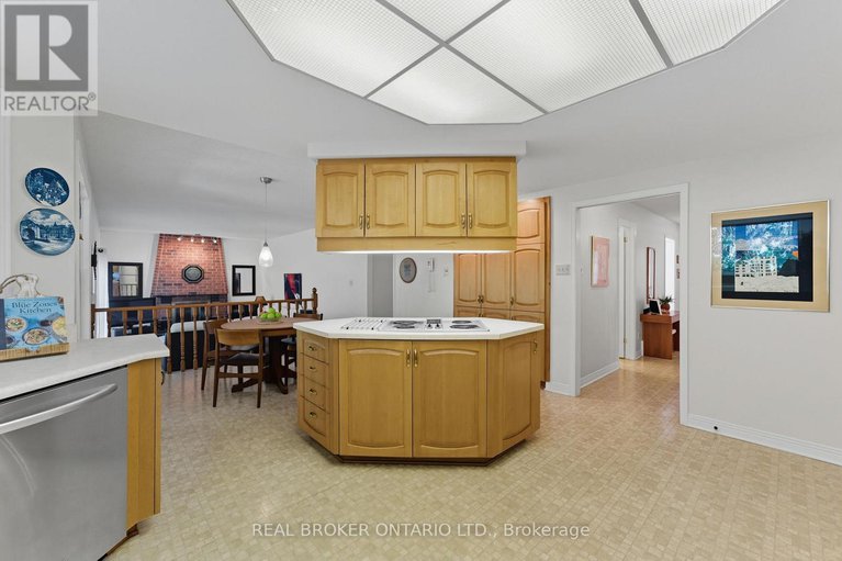 28875252/3-red-oaks-trail/stittsville-central/ottawa/ontario/K2S1E2_13