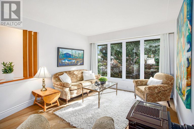 28828284/2088-bangor-street/elmvale-acresurbandale/ottawa/ontario/K1G2X7_4