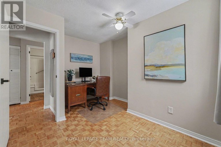 29280651/23-spearman-lane/glencairnhazeldean/ottawa/ontario/K2L1Y6_17