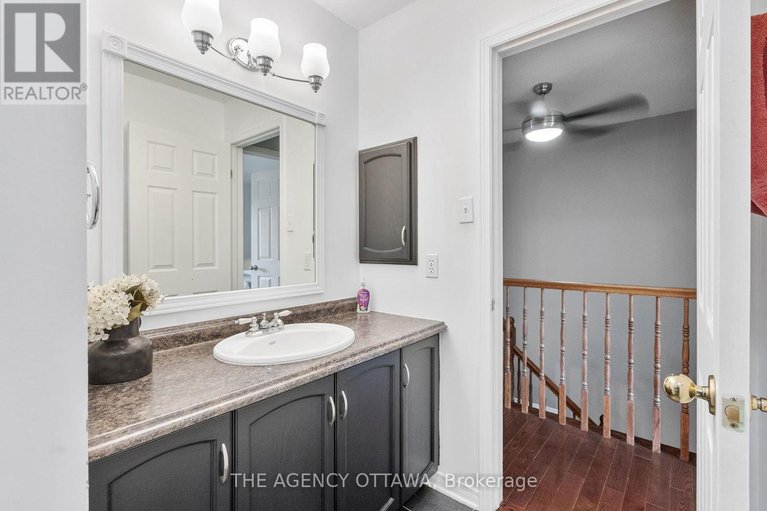28611358/55-springcreek-crescent/bridlewood/ottawa/ontario/K2M2M2_20