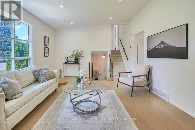 28490923/77-seabrooke-drive/glencairnhazeldean/ottawa/ontario/K2L2K4_16