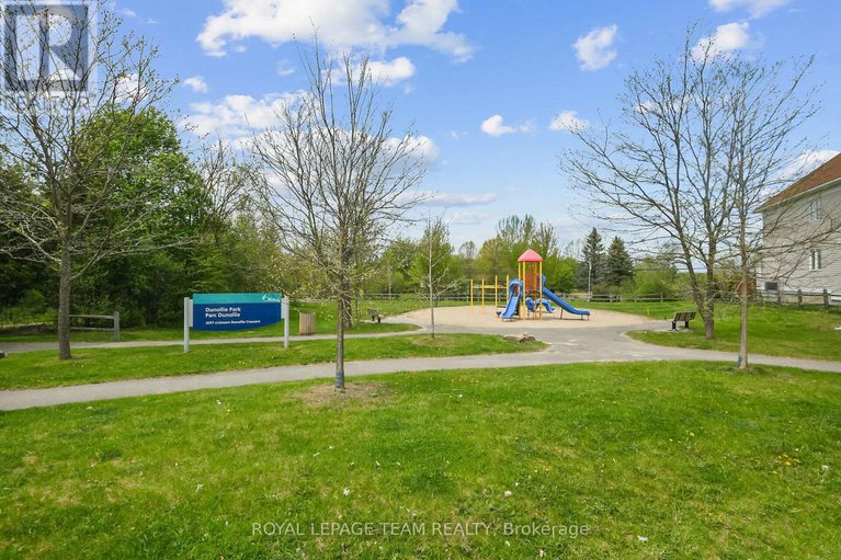 28334398/2072-dunollie-crescent/morgans-grantsouth-march/ottawa/ontario/K2W1H6_45