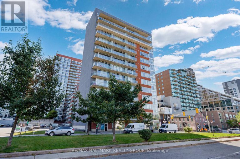 29168071/210-180-york-street/lower-townbyward-market/ottawa/ontario/K1N1J6_1