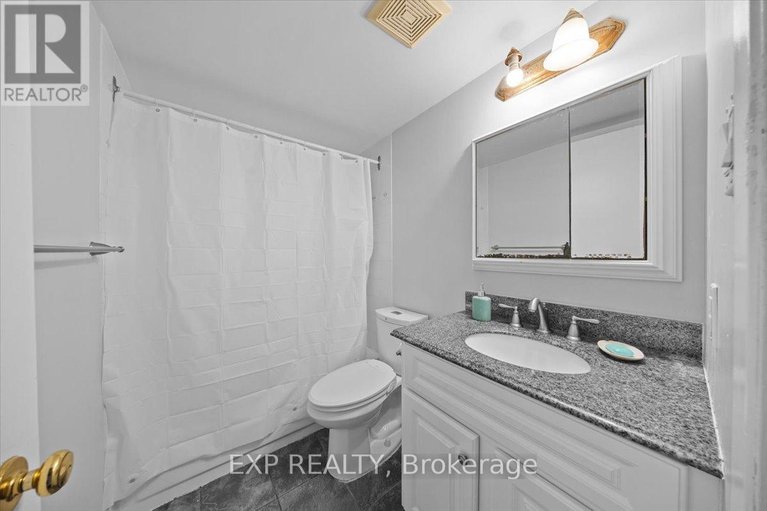 29633381/140-castlegreen-private/hunt-club-parkgreenboro/ottawa/ontario/K1T3N2_18