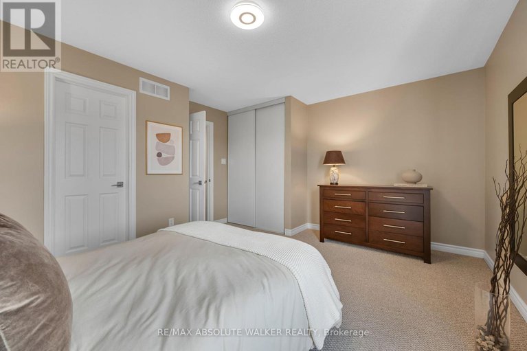 28759527/102-brentmore-private/avalon-east/ottawa/ontario/K4A0B7_40