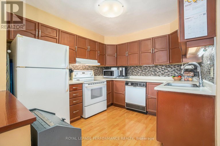 29276549/201-1765-cabaret-lane/fallingbrookpineridge/ottawa/ontario/K4A2H2_9