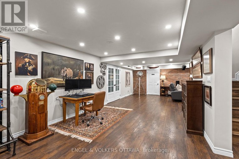 28790851/5557-pettapiece-crescent/manotick-village-manotick-estates/ottawa/ontario/K4M1C5_42