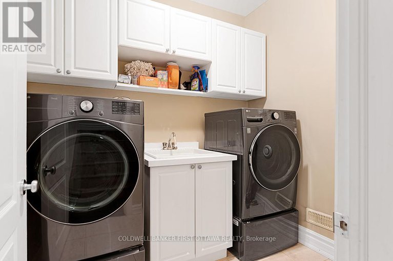 28050284/556-west-point-drive/drummondnorth-elmsley-north-elmsley-twp/drummondnorth-elmsley/ontario/K7H3C7_30