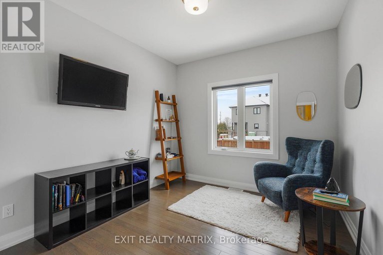 29468824/128-lyon-street/embrun/russell/ontario/K0A1W0_16