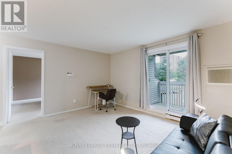 28779123/210-212-viewmount-drive/borden-farmstewart-farmcarleton-heightsparkwood-hills/ottawa/ontario/K2E7X2_7