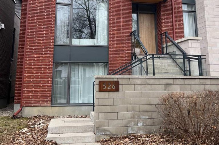 29635214/526-edison-avenue/mckellarhighland/ottawa/ontario/K2A3Y5_1