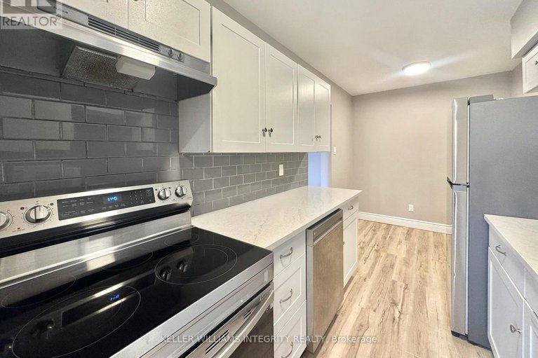 28154215/22-1584-hoskins-crescent/fallingbrookpineridge/ottawa/ontario/K4A2J1_6