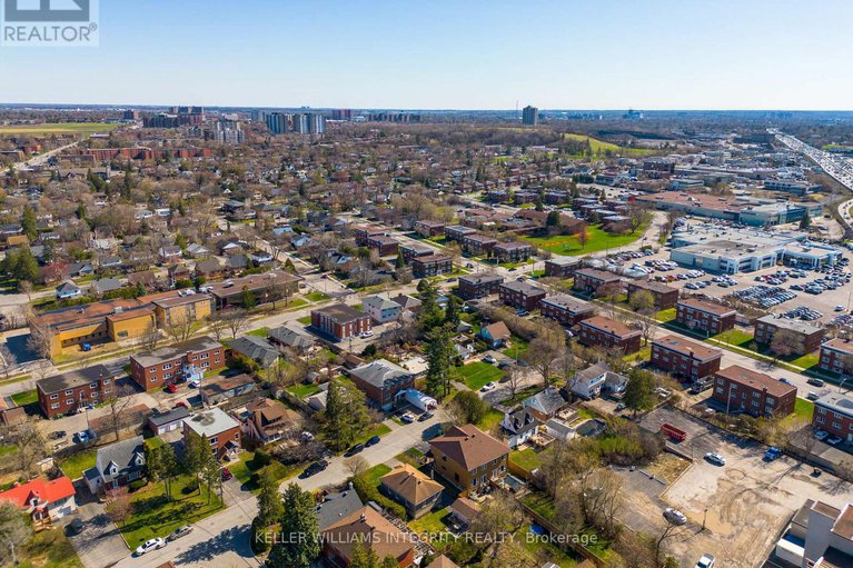 28435777/202-1308-thames-street/carlington/ottawa/ontario/K1Z7N4_35