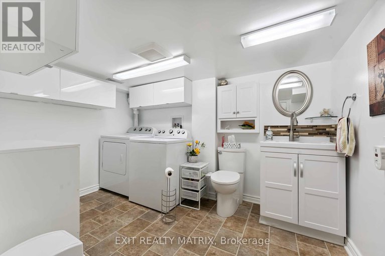 28863481/347-shakespeare-street/vanier/ottawa/ontario/K1L5M1_44