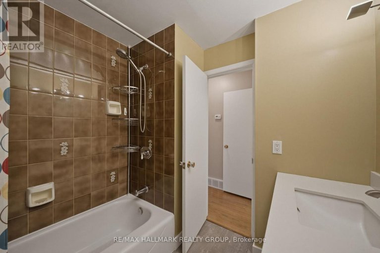 29612931/69-woodmount-crescent/borden-farmstewart-farmcarleton-heightsparkwood-hills/ottawa/ontario/K2E5P9_14