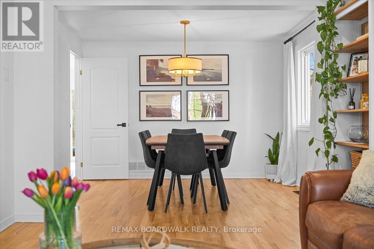 29650202/1715-teakdale-avenue/chapel-hill/ottawa/ontario/K1C6M8_18