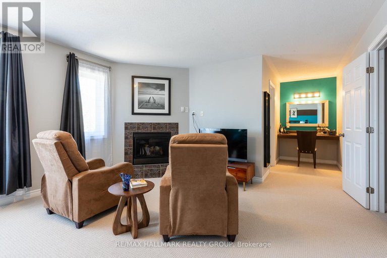 28553250/217-fountainhead-drive/mer-bleuebradley-estatesanderson-park/ottawa/ontario/K1W0C2_21