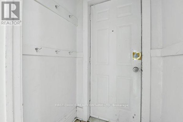 28627052/293-powell-avenue/west-centre-town/ottawa/ontario/K1S2A6_5