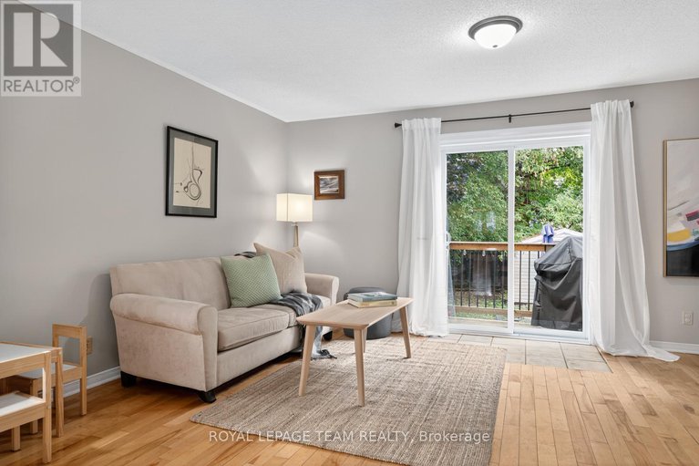 28798908/217-montfort-street/vanier/ottawa/ontario/K1L5P3_3