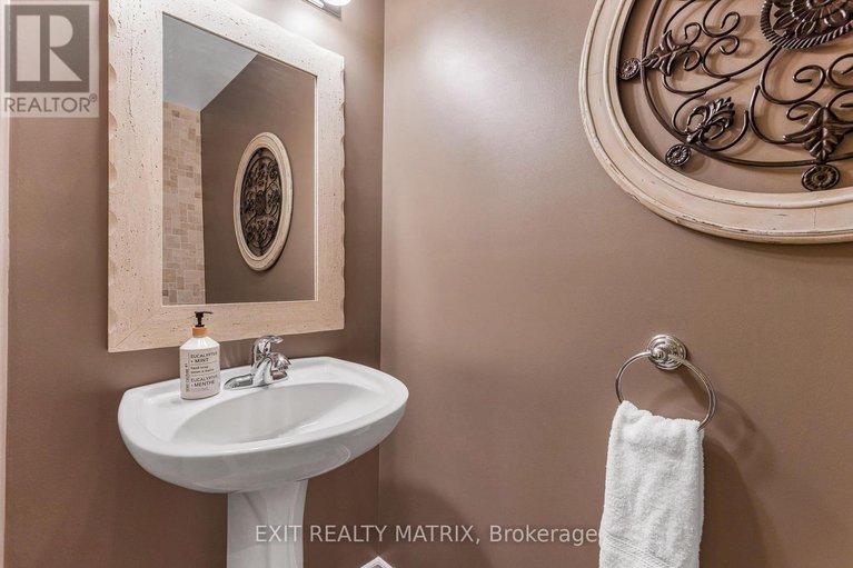 29122588/414-fairlakes-way/avalon-east/ottawa/ontario/K4A0L1_33