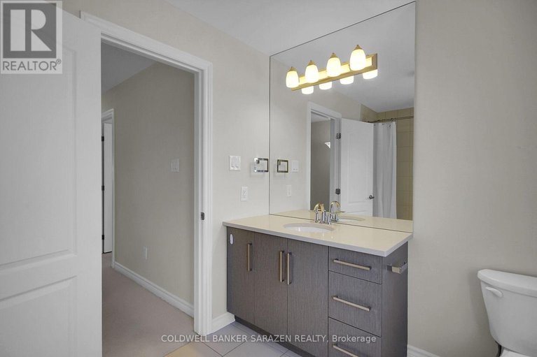 28401645/438-meadowbreeze-drive/emerald-meadowstrailwest/ottawa/ontario/K2M2T6_29