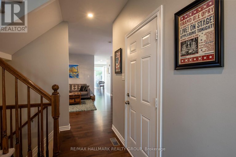 28553250/217-fountainhead-drive/mer-bleuebradley-estatesanderson-park/ottawa/ontario/K1W0C2_8