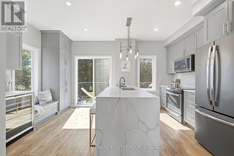 29578405/128-songbird-private/westcliffe-estates/ottawa/ontario/K2H0A2_4