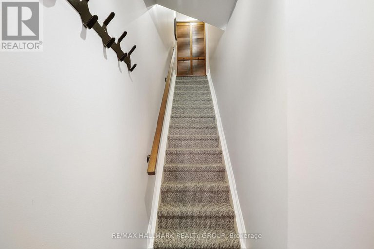 28828283/47-crispin-private/manor-park/ottawa/ontario/K1K2T7_6