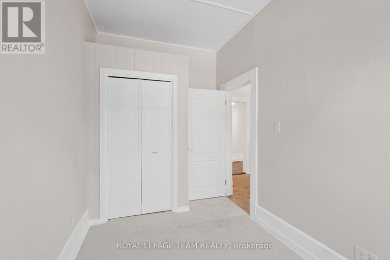 29187771/5584-manotick-main-street/manotick-village-manotick-estates/ottawa/ontario/K4M1A4_21