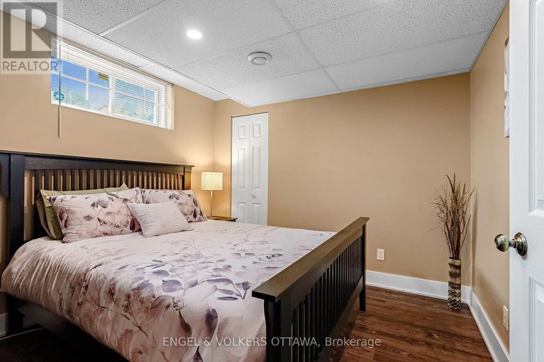 28419109/6978-aldergrove-way/greely/ottawa/ontario/K4P1A3_32