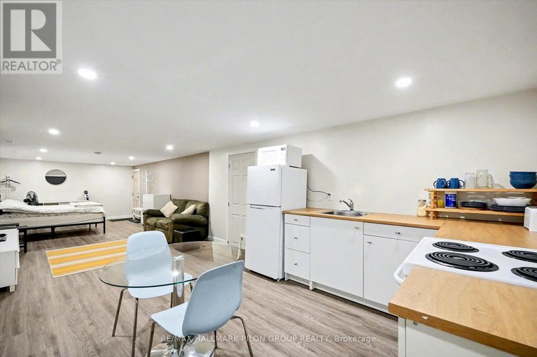 29284752/2089-bangor-street/elmvale-acresurbandale/ottawa/ontario/K1G2X6_17