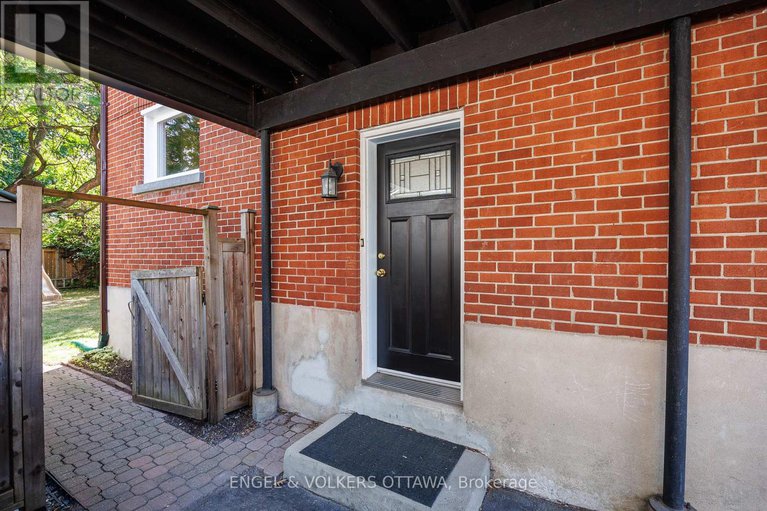 28835292/557-roosevelt-avenue/mckellarhighland/ottawa/ontario/K2A2A2_44