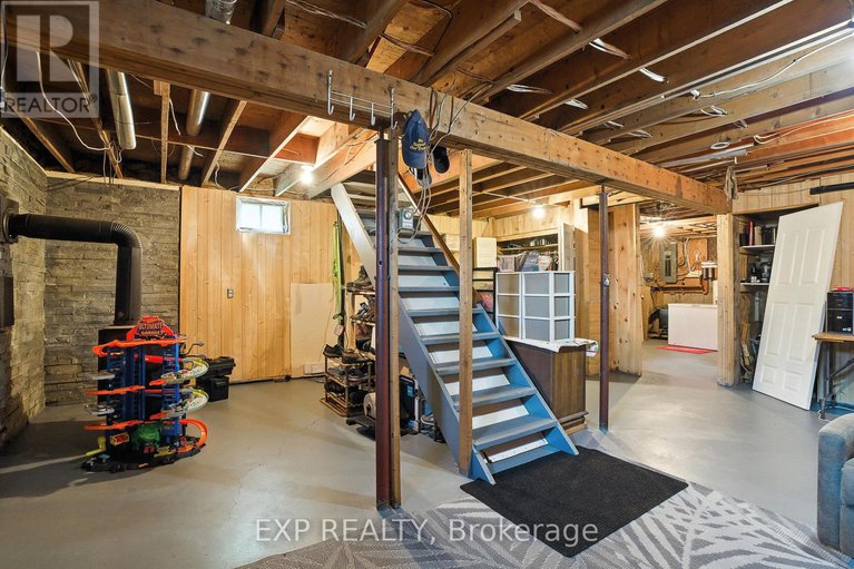 28525895/7800-34-highway/vankleek-hill/champlain/ontario/K0B1R0_23