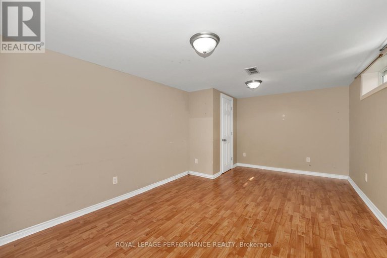 28502745/622-borthwick-avenue/castle-heightsrideau-high/ottawa/ontario/K1K2L9_33