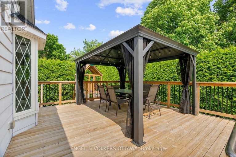 28479228/20-assiniboine-drive/borden-farmstewart-farmcarleton-heightsparkwood-hills/ottawa/ontario/K2E5R7_32