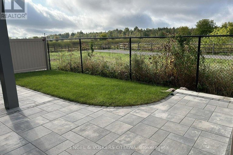 29357052/134-winterhaven-drive/mer-bleuebradley-estatesanderson-park/ottawa/ontario/K1W0H4_39