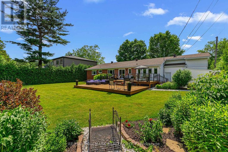 28537676/1883-barnhart-place/alta-vistafaircrest-heights/ottawa/ontario/K1H5B5_41
