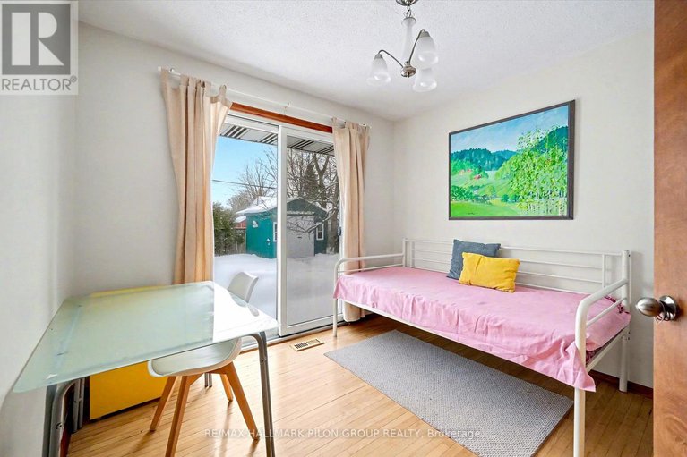 29388102/2089-bangor-street/elmvale-acresurbandale/ottawa/ontario/K1G2X6_11