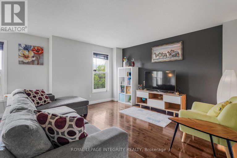 28812430/111-arcola-private/overbrookcastle-heights/ottawa/ontario/K1K4W9_12