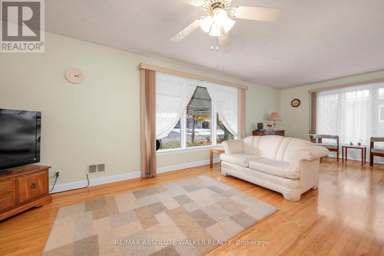 29110851/2243-hillary-avenue/alta-vista/ottawa/ontario/K1H7H7_5