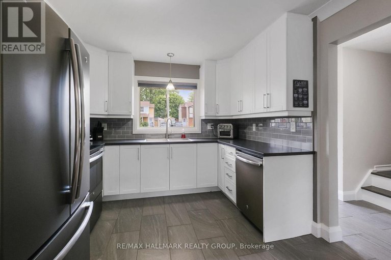 28538565/296-pintail-terrace/chatelaine-village/ottawa/ontario/K1E2A1_23