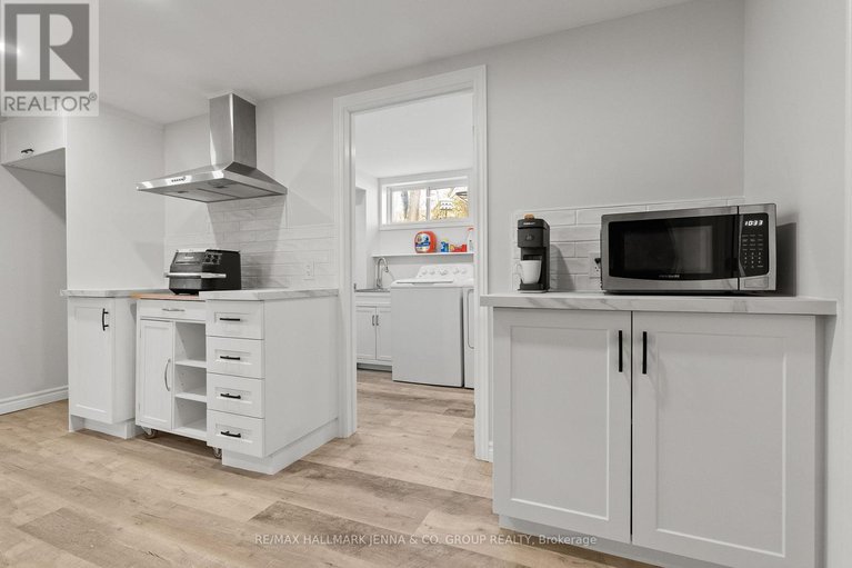 29393824/866-claude-street/castle-heightsrideau-high/ottawa/ontario/K1K2S6_27