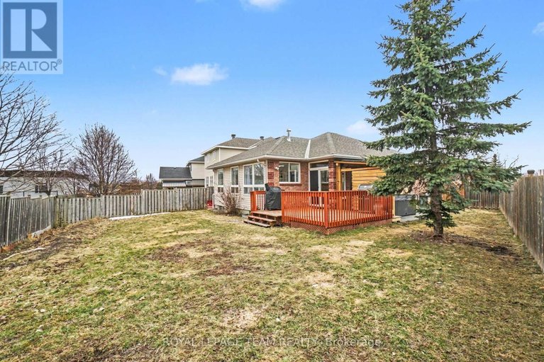 29555380/689-vermillion-drive/riverside-southgloucester-glen/ottawa/ontario/K1V1W2_32