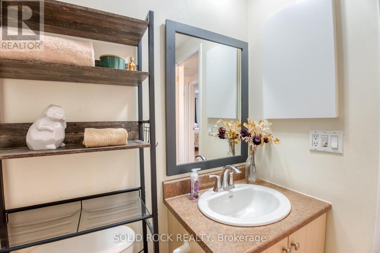 28913498/12-463-canotia-place/fallingbrookpineridge/ottawa/ontario/K4A2K2_20